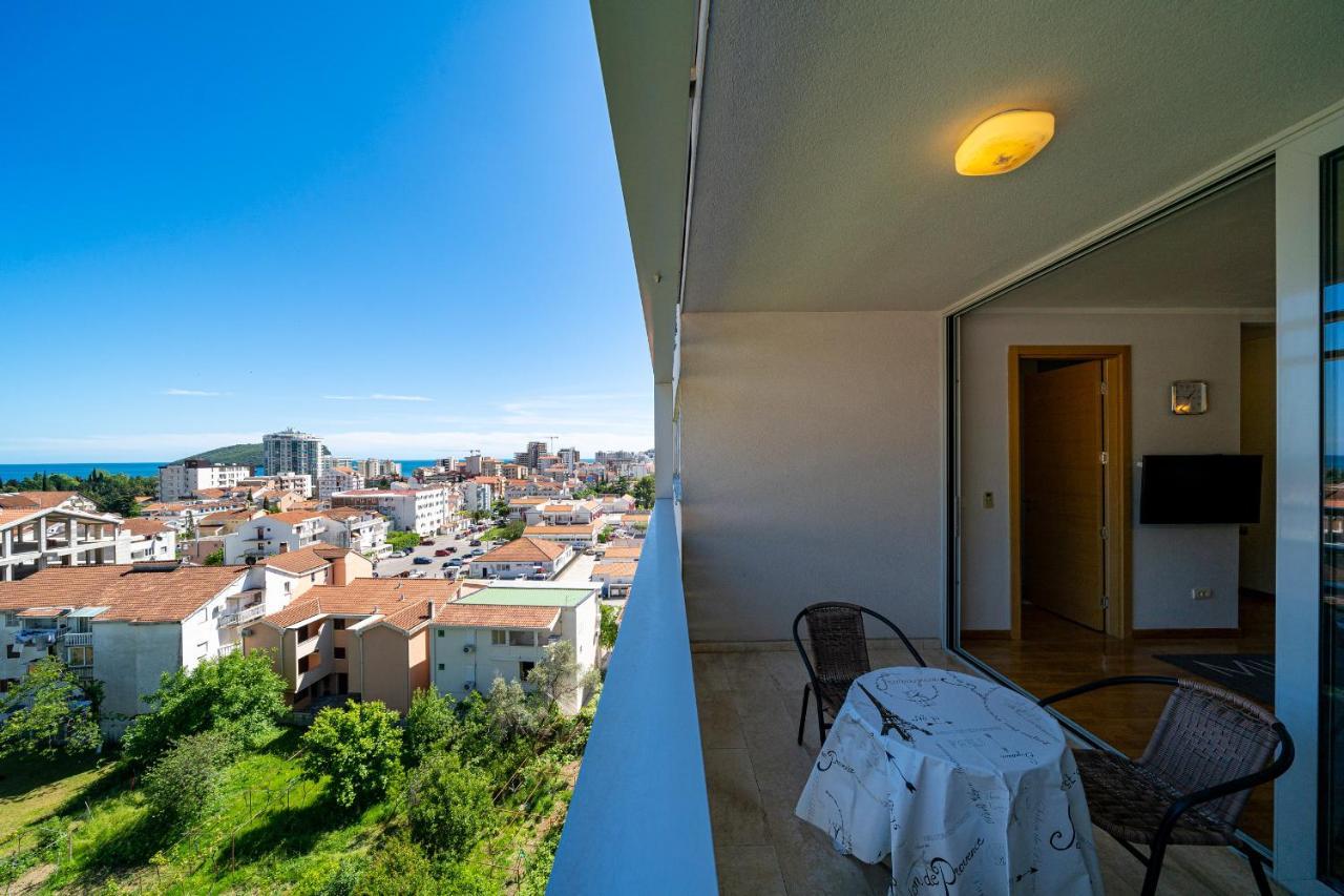 Sea View Apartments In Budva Kültér fotó