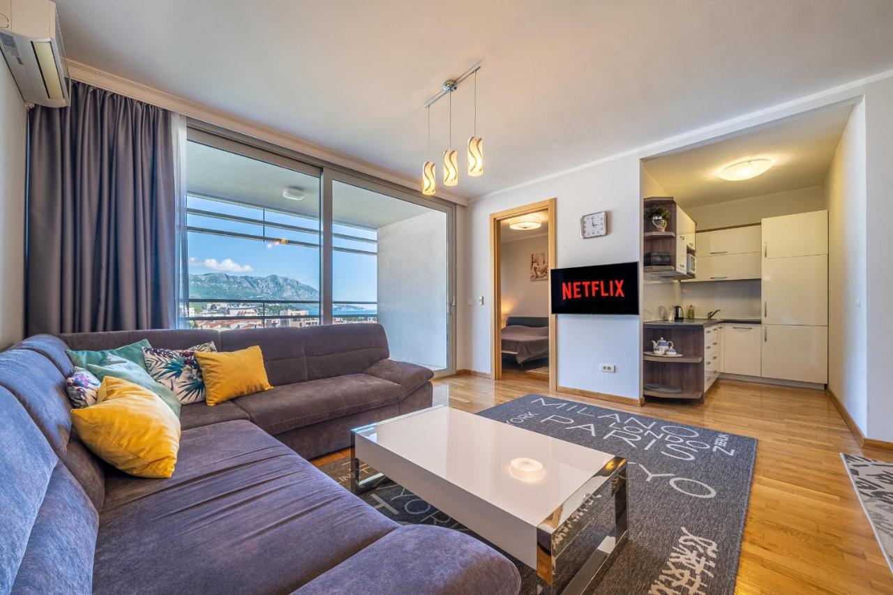Sea View Apartments In Budva Kültér fotó