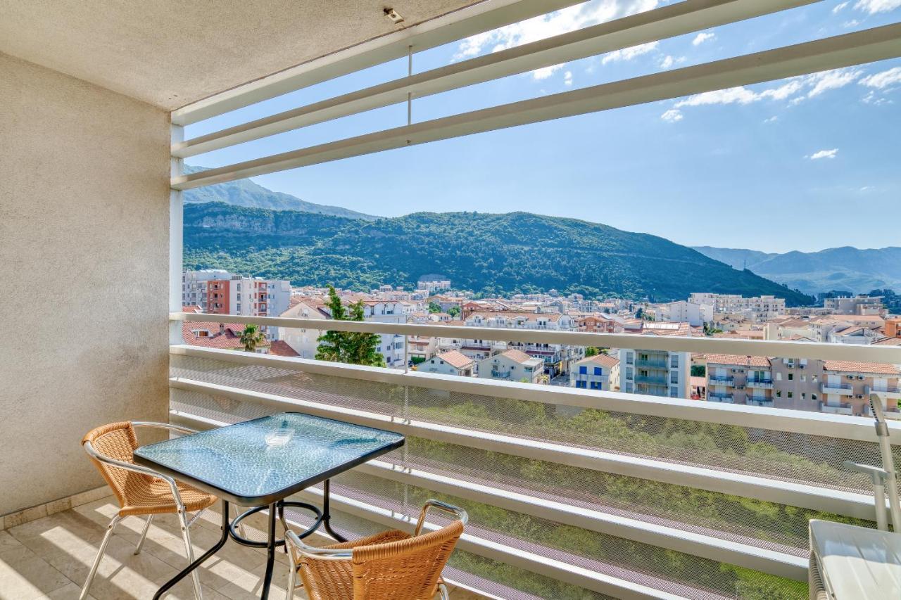 Sea View Apartments In Budva Kültér fotó